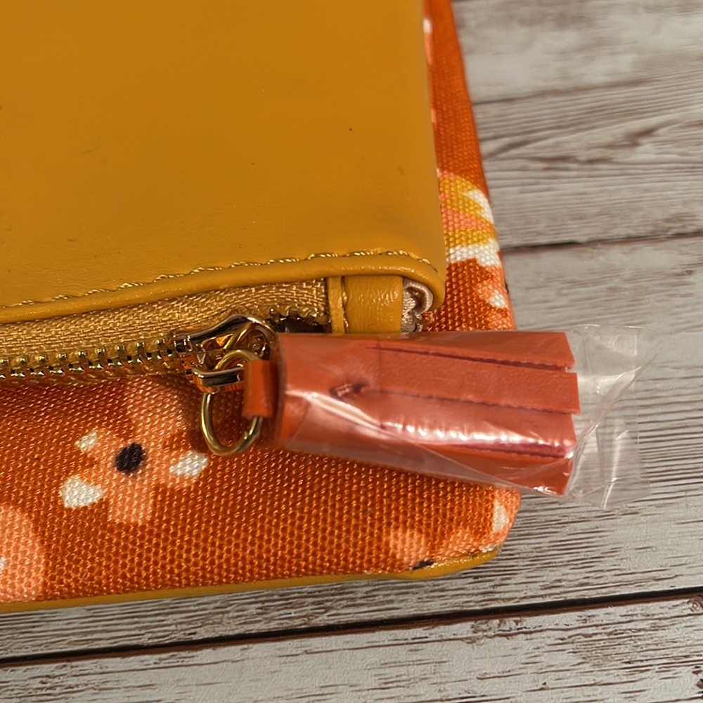 Floral clutch - Picture 3 of 5